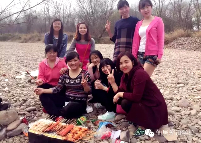 初中部慶?！叭恕眿D女節(jié)活動