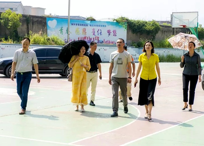 副縣長邵海麗、馬倩蒞臨我校調(diào)研指導(dǎo)工作